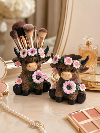 Highland Cow Makeup Brush & Pen Holder — product image 7